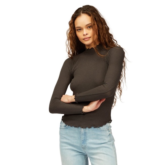 RIB KNIT LAYER TOP - Picture 2 of 7